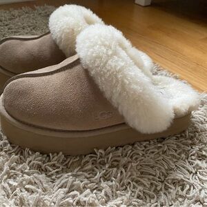UGG Women's Disquette Slippers